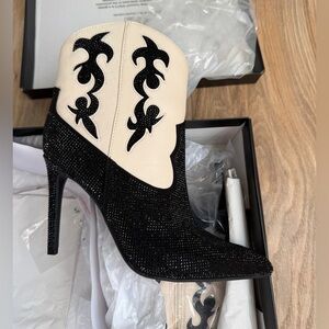 INC International Concepts Tansy Embellished Cowboy Booties – Size 7.5